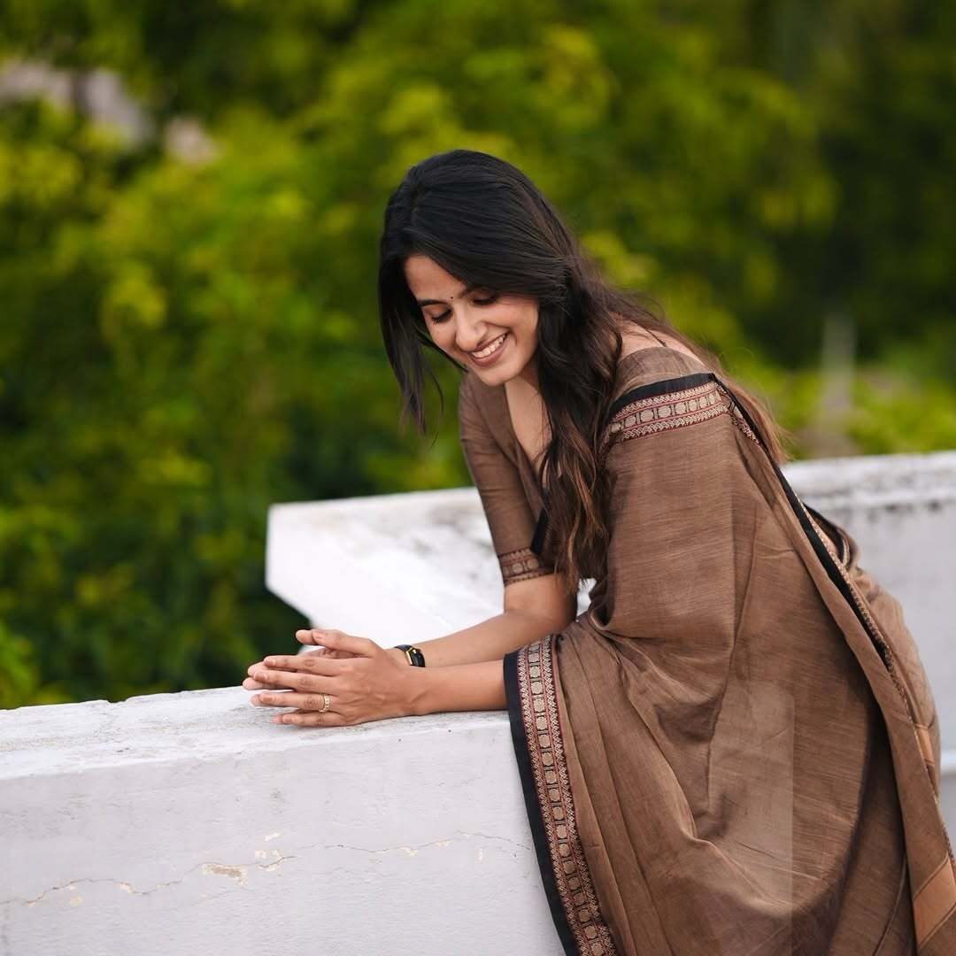 small polka border cotton saree