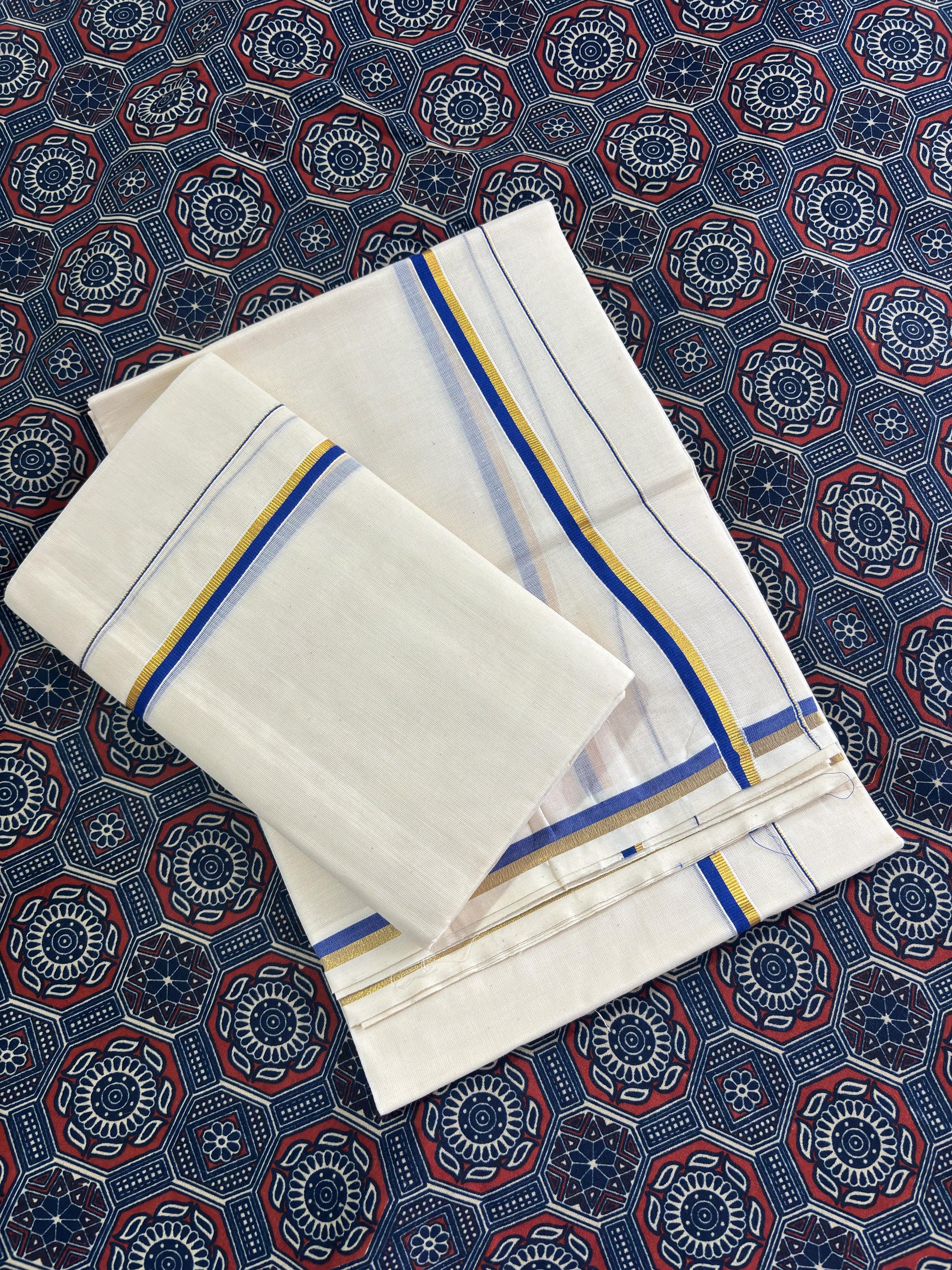 Pulyilakara with kasavu set mundu 2.80