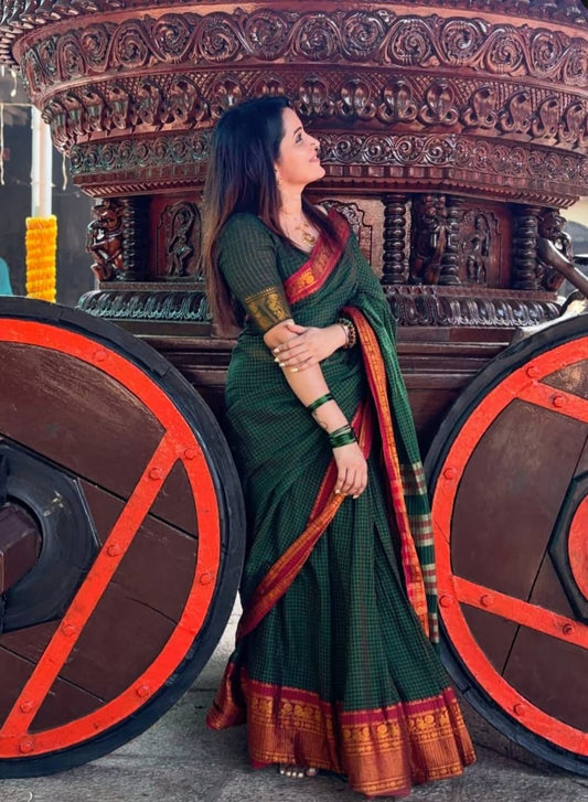 Mangalam : Big border Checks Narayanapet cotton Saree