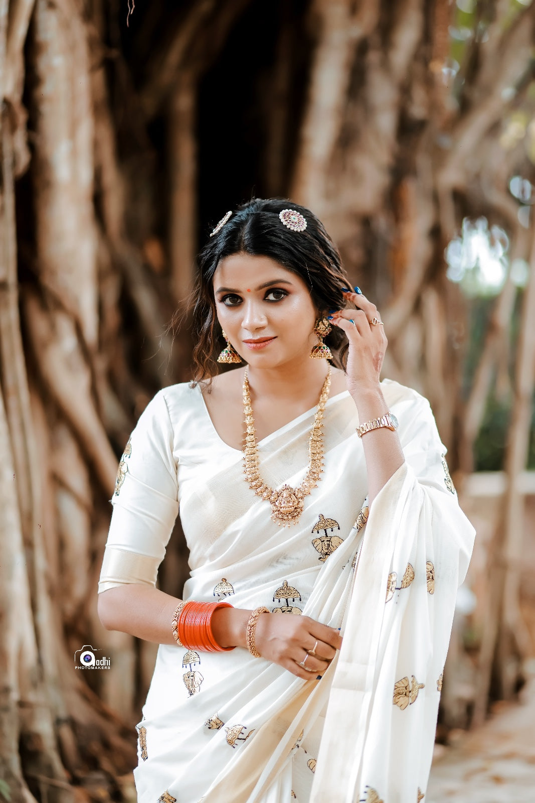 Elephant  with umbrella embro cotton saree