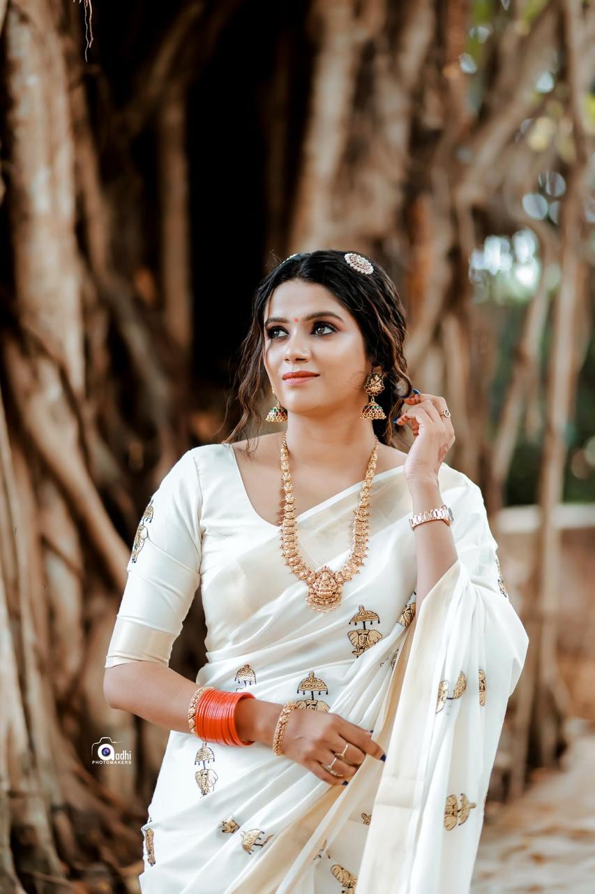 Elephant  with umbrella embro cotton saree