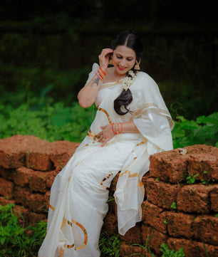 golden foil eight design saree
