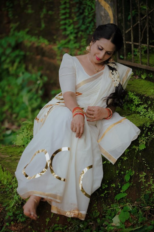 golden foil eight design saree