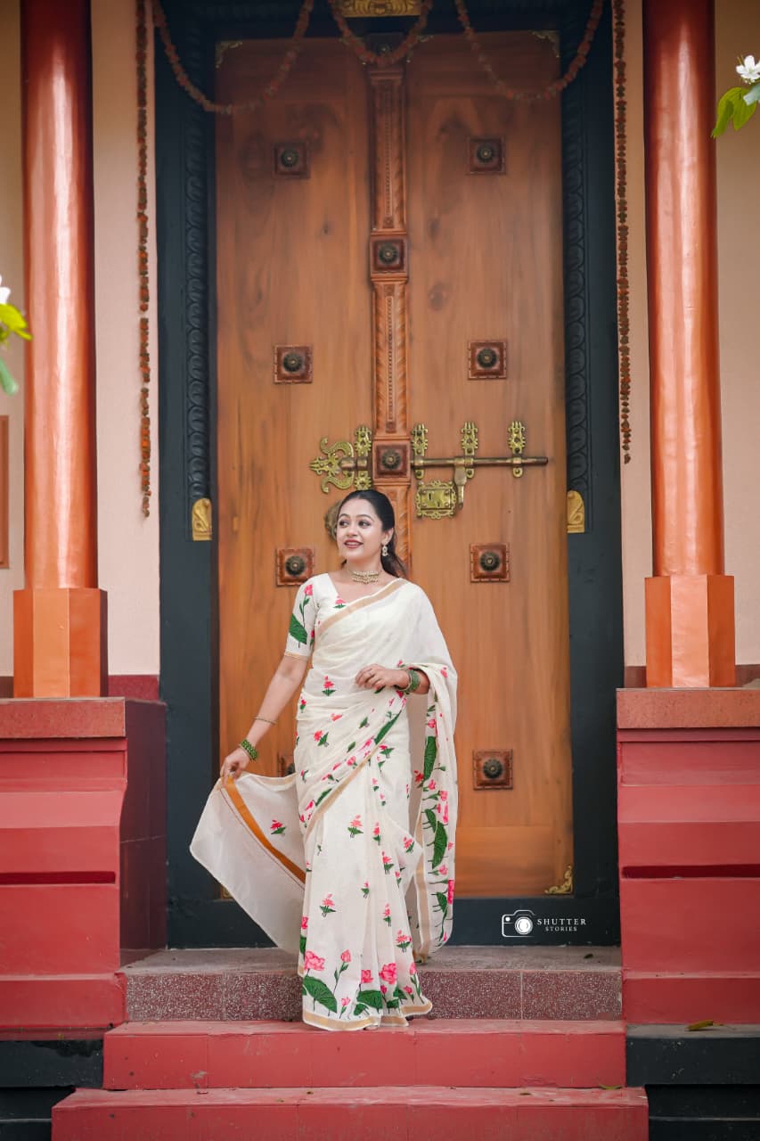 Sumangala - Small Lotus Set Saree