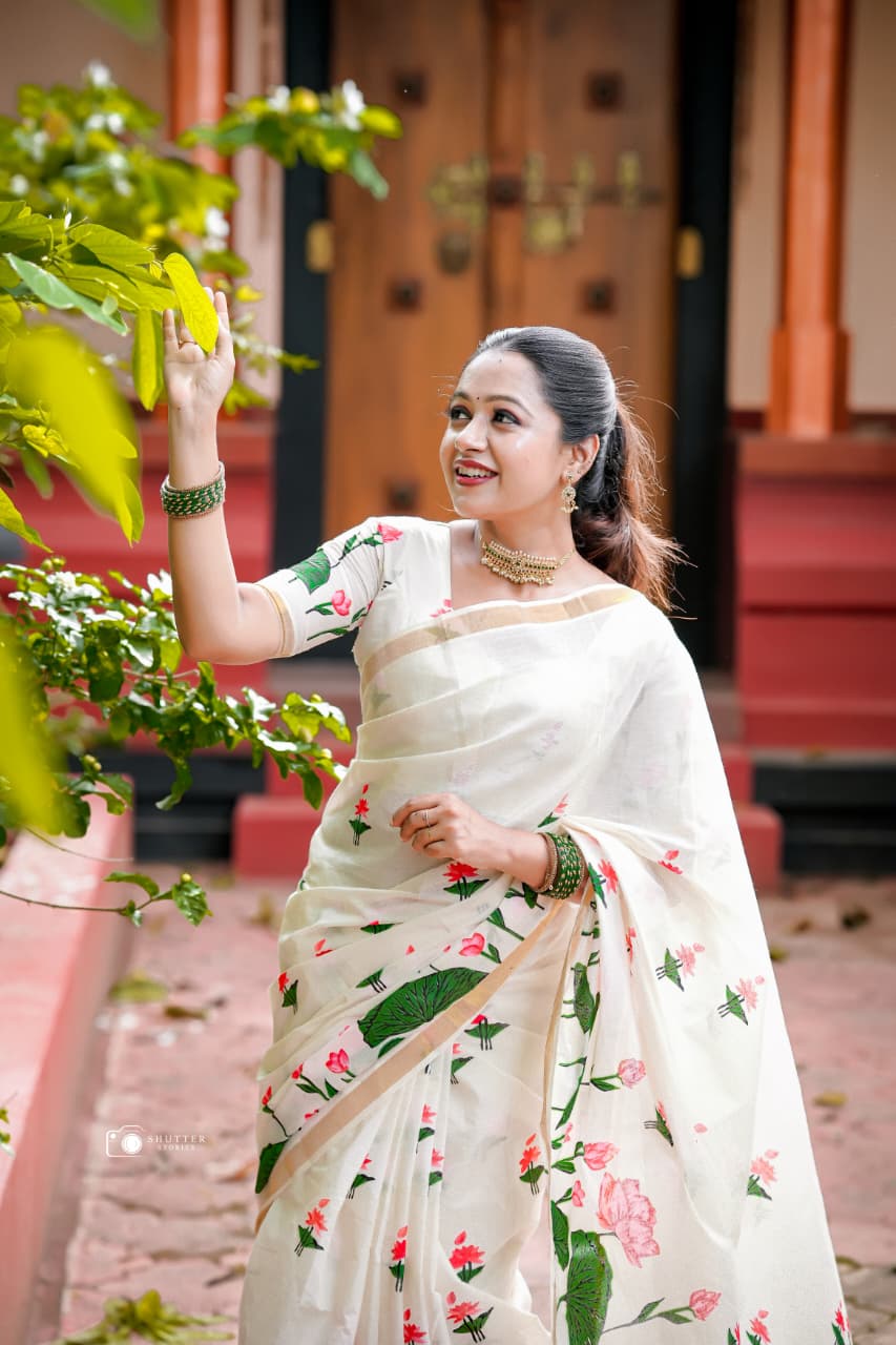 Sumangala - Small Lotus Set Saree