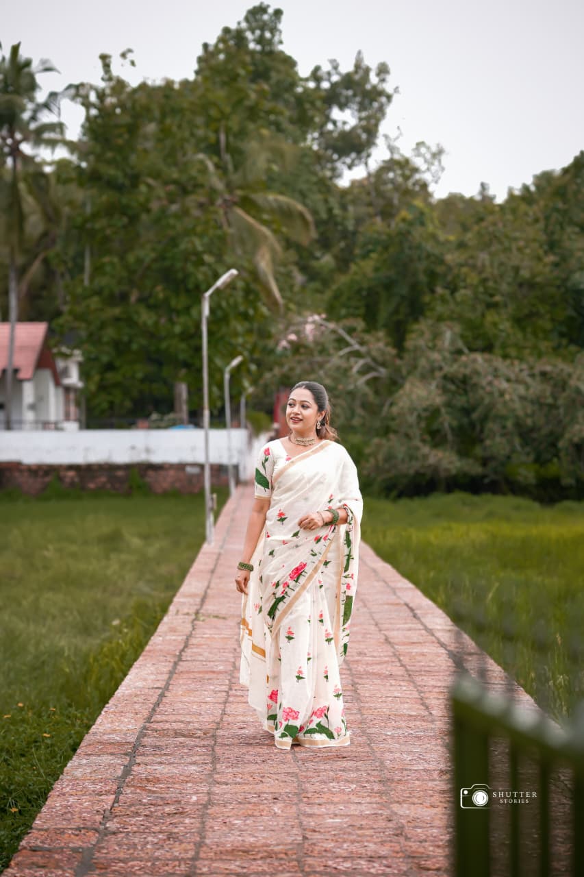 Sumangala - Small Lotus Set Saree