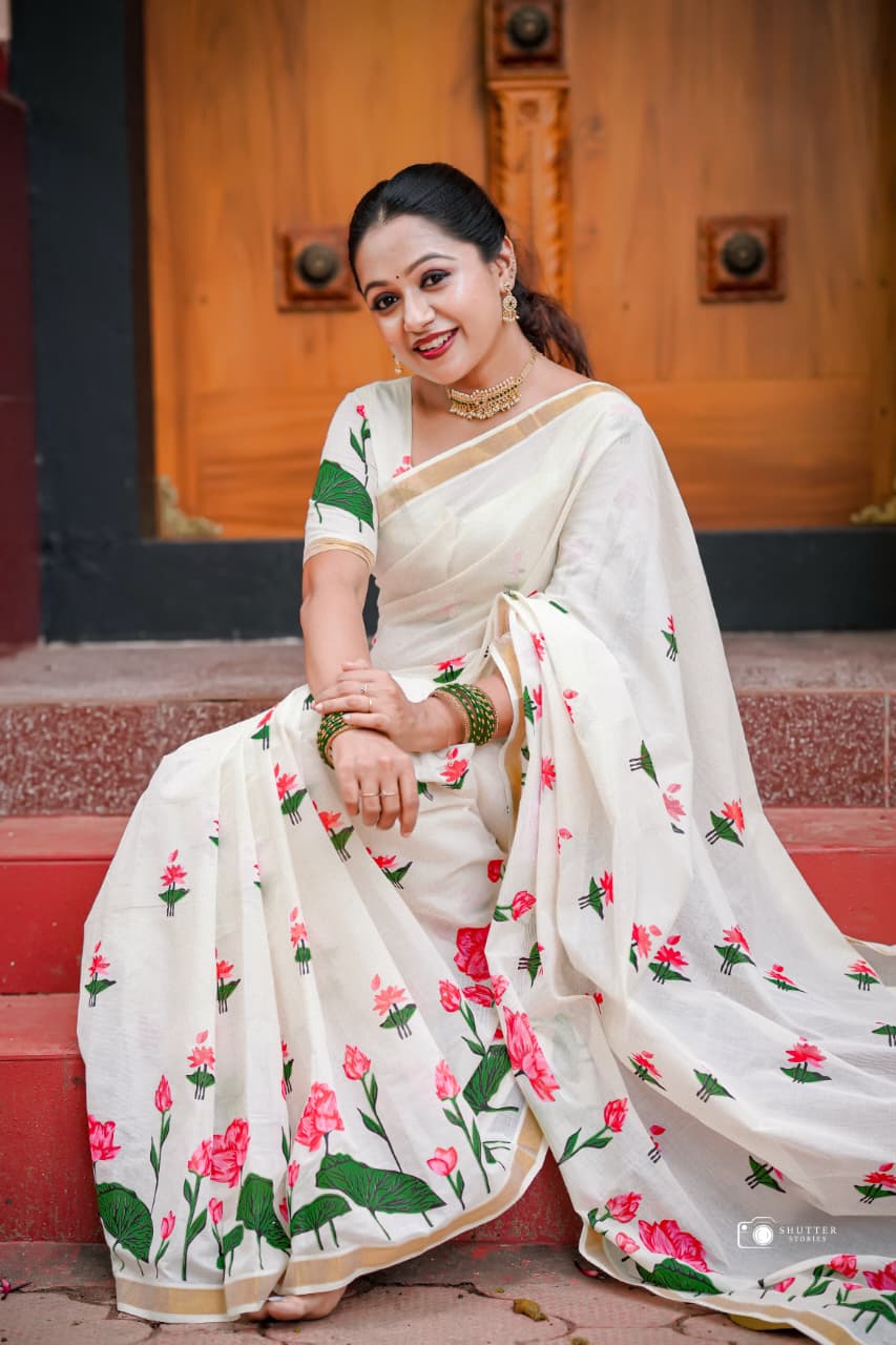 Sumangala - Small Lotus Set Saree