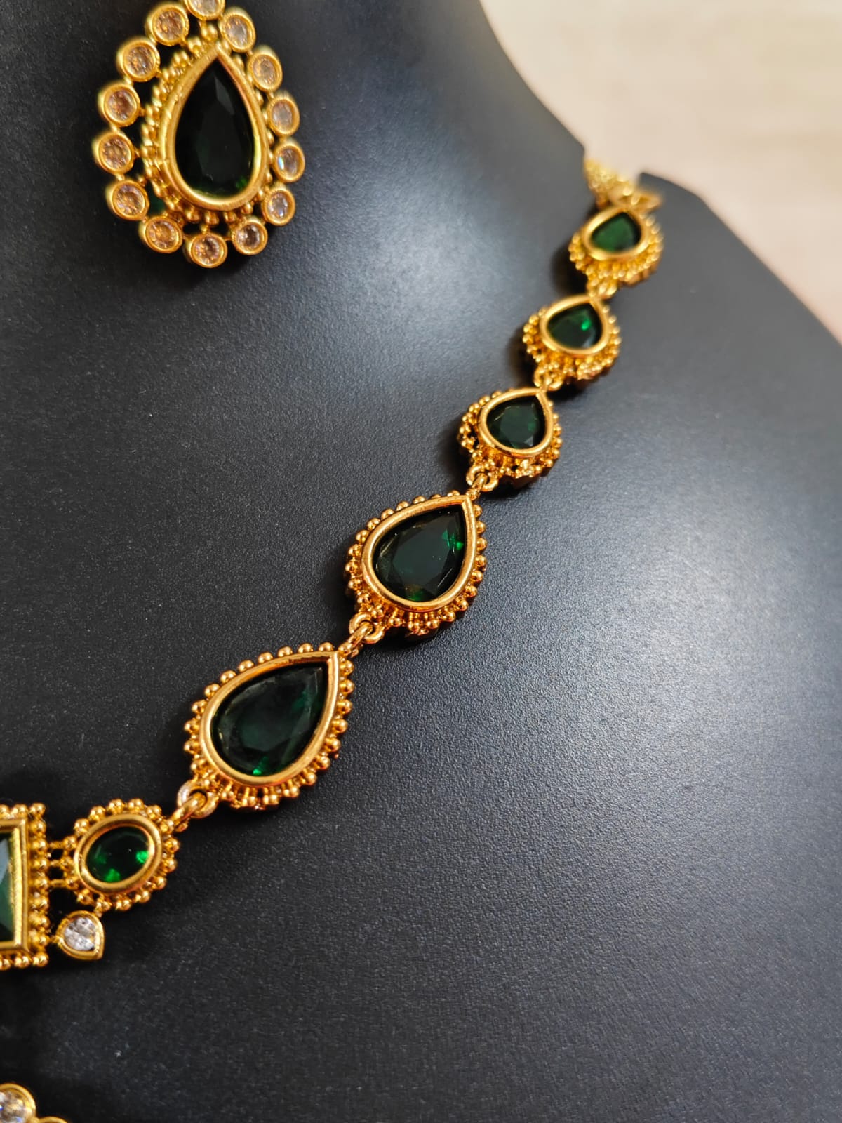 Beautifull AD stone Emarald premium neklace