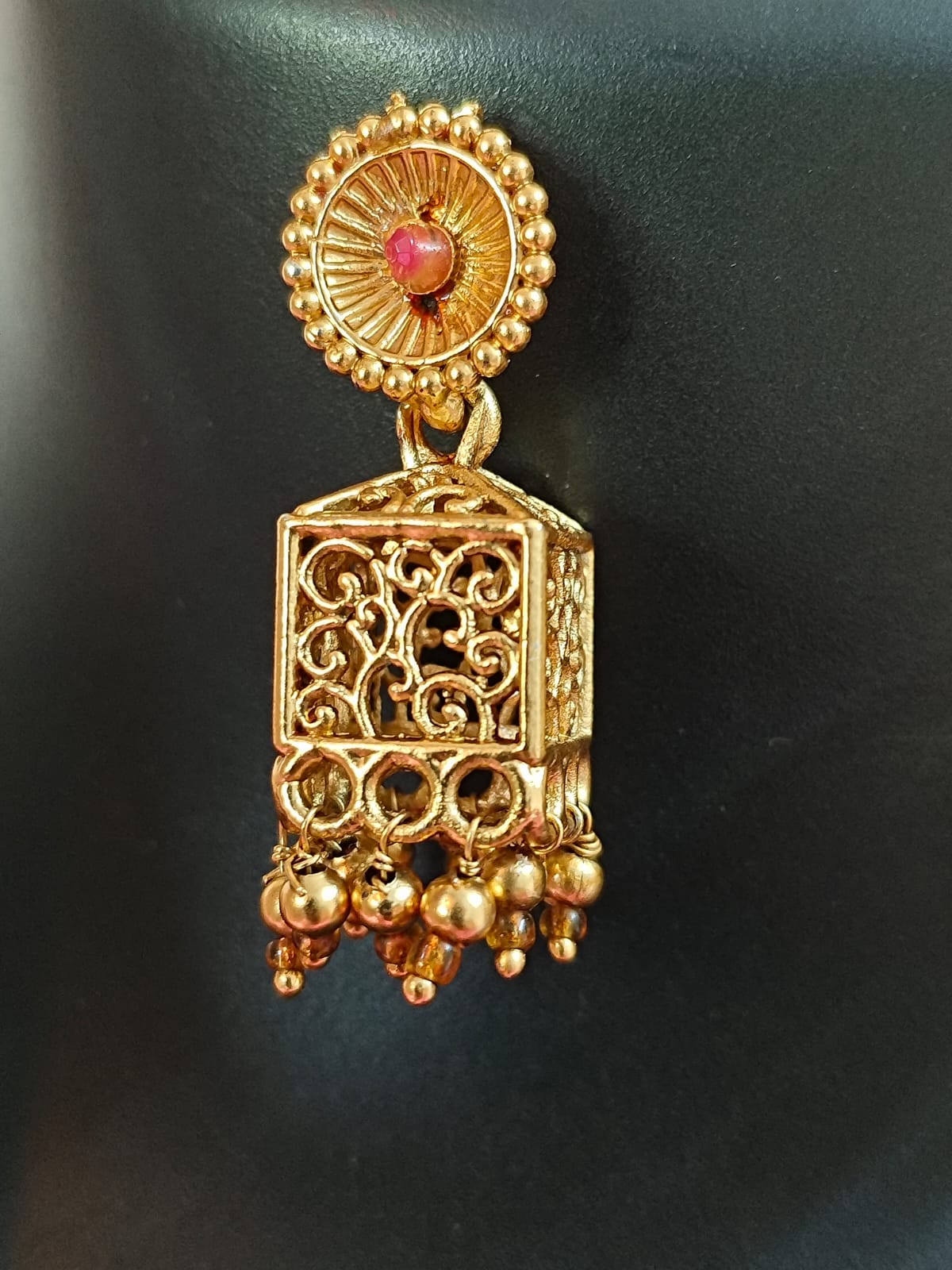 Elagent  premium gold ball haram with pendent