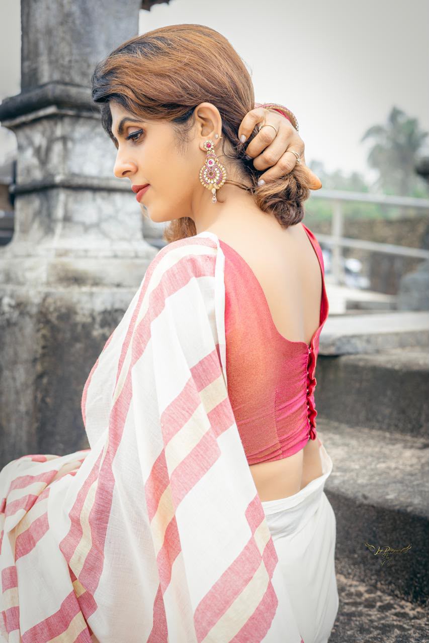 Sarva stripes : Mulloth Stripes Saree half saree model with tussles (handloom replica)