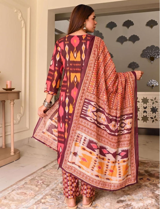 A complete ethnic look